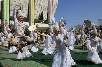 Кое-что о состоянии и перспективах культуры в Казахстане, или почему феномен (эффект?) карго-культа становится доминирующим