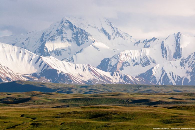 В Алайских горах (Киргизия) найдена уникальная, набитая древними костями пещера