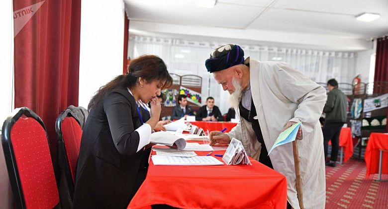 Выборы – дело известных: за кого и как голосовал Таджикистан 