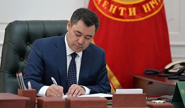 Жапаров подписал закон о совместном с Узбекистаном управлении Кемпир-Абадом