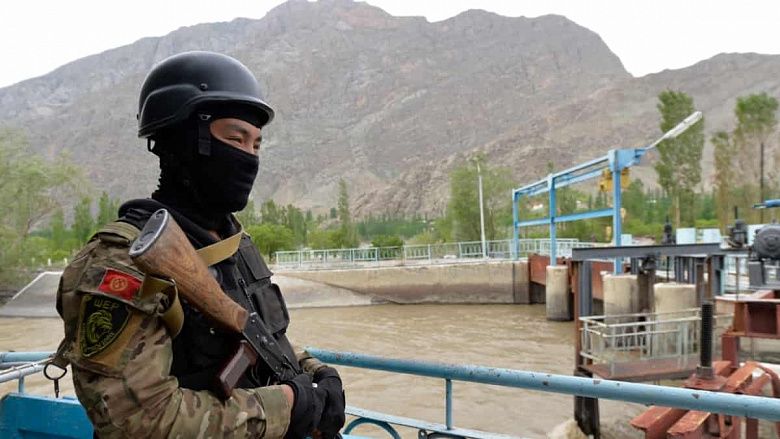 Кыргызстан ввел усиленный режим охраны границы с Таджикистаном