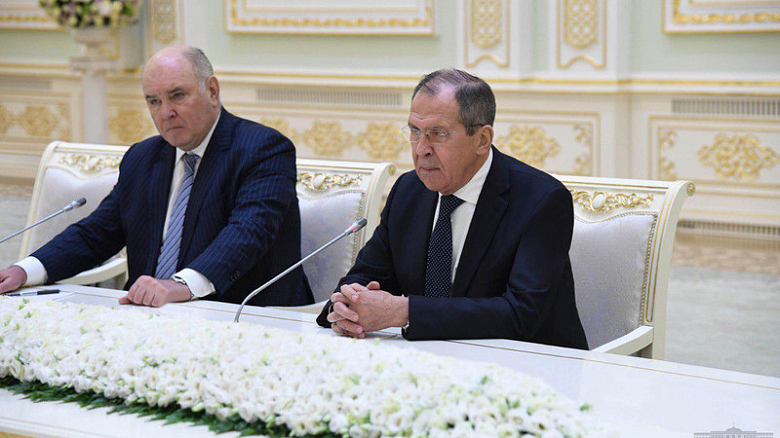 Россия и Узбекистан будут бороться против фальсификации истории