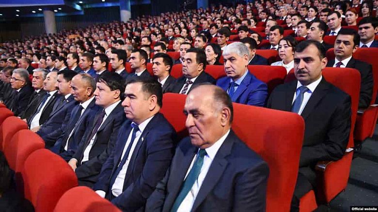 Таджикские чиновники будут отчитываться о доходах и имуществе по новому формату