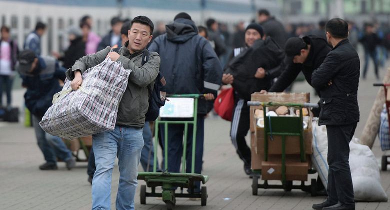 Мигранты могут не попасть в число населения Кыргызстана