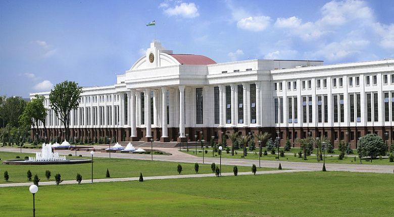 В Конституцию Узбекистана внесли изменения. Правительство будет формироваться при участии парламента