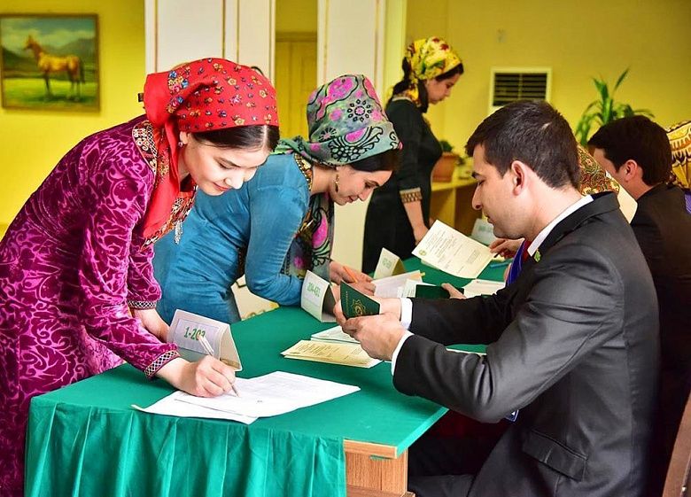В Туркменистане началось досрочное голосование на парламентских выборах