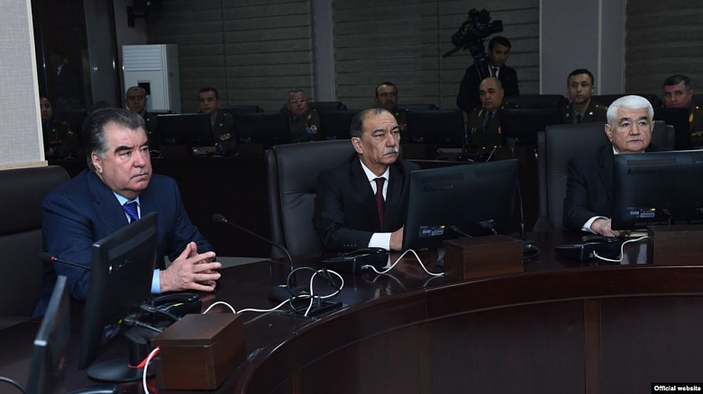 Нижняя палата парламента Таджикистана одобрила законопроект о военном положении