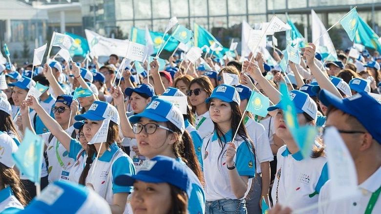 Семейные, но нетрудоустроенные: молодежь Казахстана может остаться без работы?