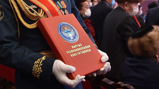 Дважды поддержав Конституцию, граждане Кыргызстана выбрали… 