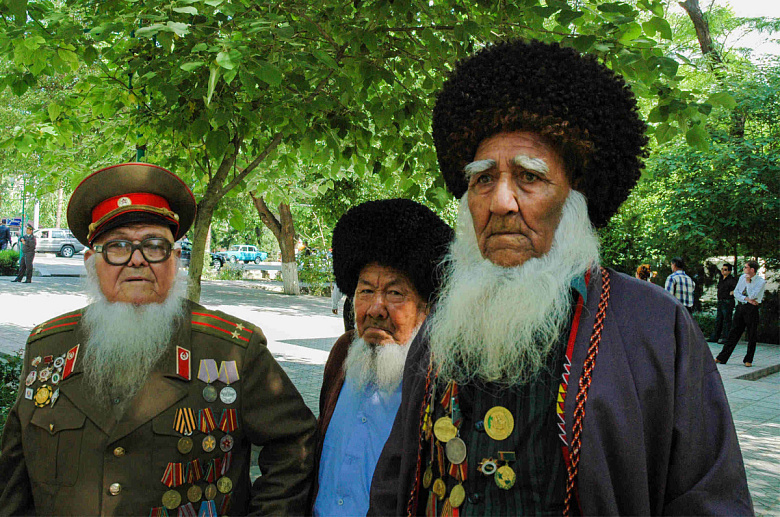 Какую роль играет «культура отмены» в формировании национальных идентичностей в Казахстане и Туркменистане?
