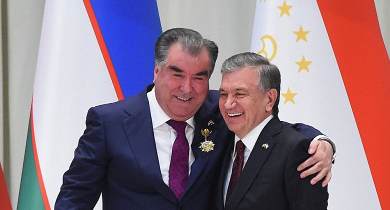 Ждем вас в гости: Рахмон пригласил Мирзиёева с визитом в Таджикистан