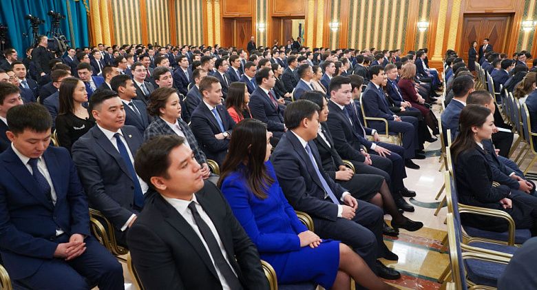 Триста молодых казахстанцев вошли в президентский кадровый резерв