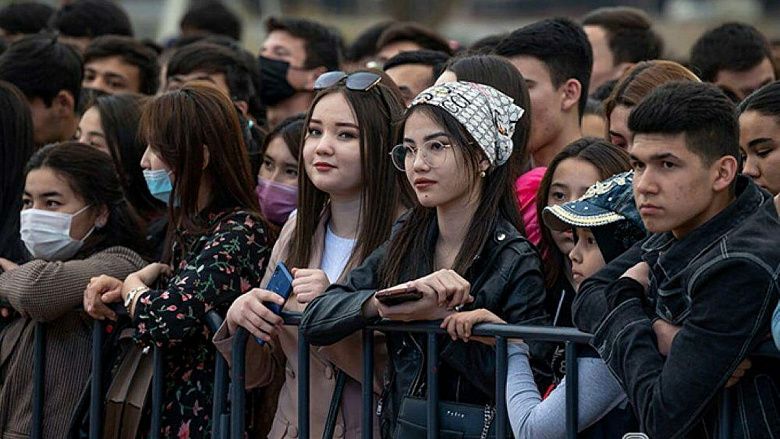 Как в Узбекистане решают проблемы молодежи
