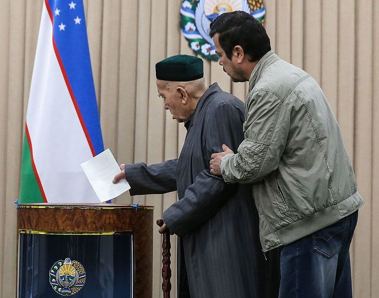 Началось досрочное голосование на выборах главы Узбекистана