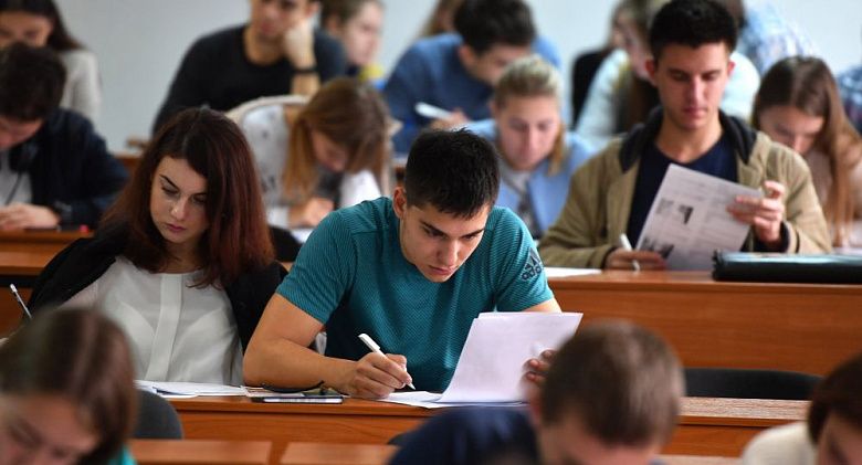 Иностранные студенты смогут работать в России без спецразрешения