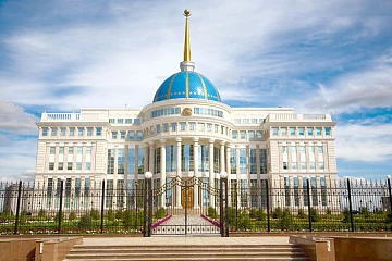 Нелояльны и непрофессиональны: в чём причина кадрового дефицита в Казахстане