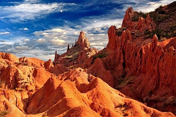 Создано природой — 10 фото фантастического каньона Сказка на Иссык-Куле