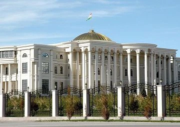 Кадровые перестановки в Таджикистане: власти обратили внимание на религию и суды