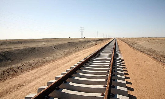 Как строительство железных дорог способствовало развитию Туркестана?